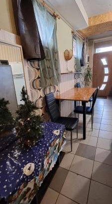 Diosd Apartment | Family-Friendly Retreat at Sárkány Lak with Breakfast Included