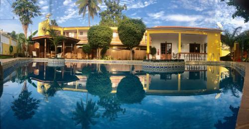 Agua Grande Hotel | Experience Relaxation at São Pedro Guesthouse with Ocean Views