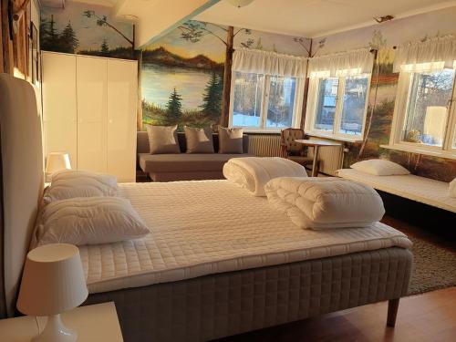 Fredriksberg House | Inviting Säfsen Stay: Family-Friendly 4-Star Retreat