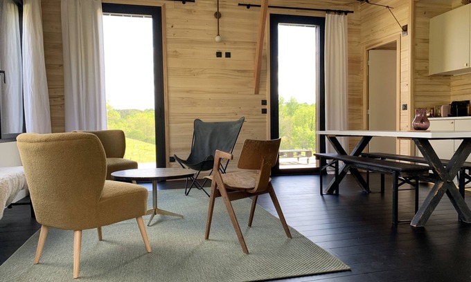Aillas House | Contemporary Séchoir à Tabac: Pool, Spa & Perfect Rating!