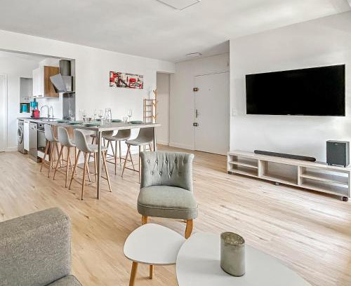 Lorient Apartment | Charming Urban Flat in the Heart of Lorient - Pet Friendly