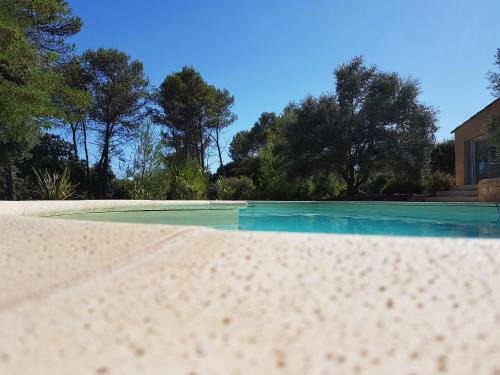 Saint-Mathieu-de-Treviers House | Relaxing Séjour Pic Saint Loup: Poolside Ocean Views Await