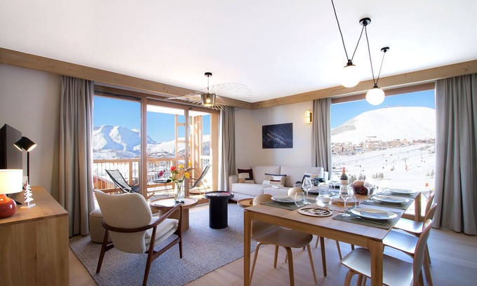 Bergers Condo | Alpe d'Huez Ski-In, Ski-Out Retreat with Pool & Spa