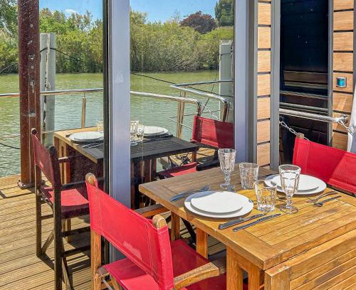 Gallician Boat Rental | Unique Stay on the Boat "Marius" - Child Friendly Experience
