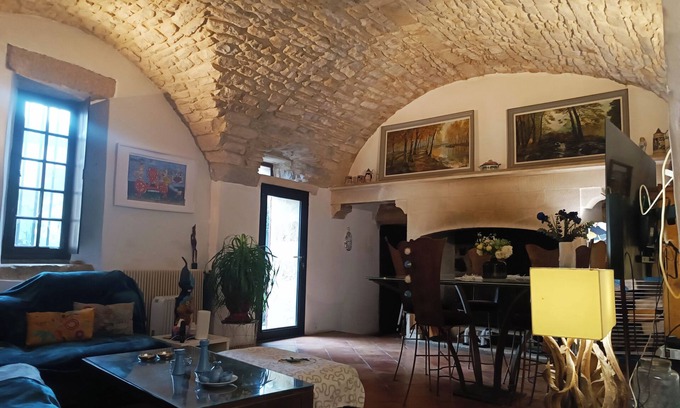 Monteils House | Experience History by the Sea with Family-Friendly Amenities