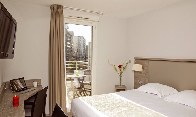 Secteur 1 House | Pet-Friendly Séjours & Affaires Grenoble Marie Curie Getaway