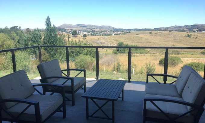 Tandil House | Highly Rated Séptimo Día: Family-Friendly 4-Star Retreat