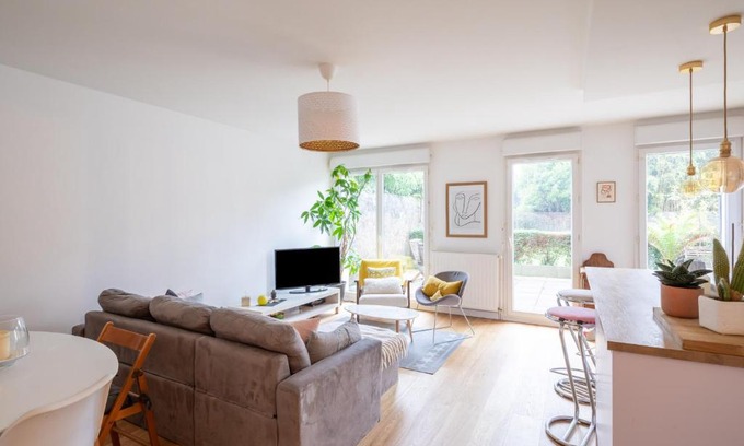 Grillaud - Proce Apartment | Tranquil Sérénité: Family-Friendly Retreat in Nature