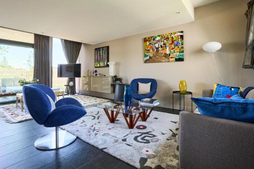 L'Isle-sur-la-Sorgue Apartment | Serenity by the Water: 4-Star Family-Friendly Retreat