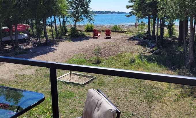 Northern Bruce Peninsula House | Discover síocháin Waterfront Chalet with Ocean Views