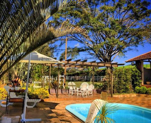 Borda da Mata House | Tranquil Retreat with Pool Amidst Breathtaking Views