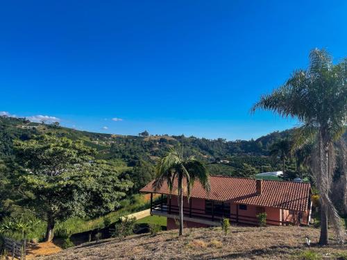 Serra Negra House | Experience Stunning Views at Sítio com Vista Espetacular