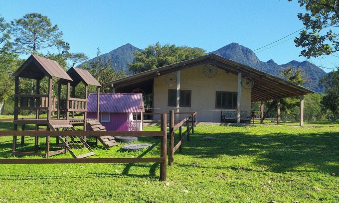 Joinville House | Relaxing Retreat at Sítio das Águas Claras for 10 Guests