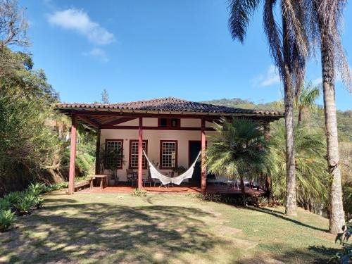 Ouro Preto House | Relaxing Retreat with Pool in Ouro Preto for Families