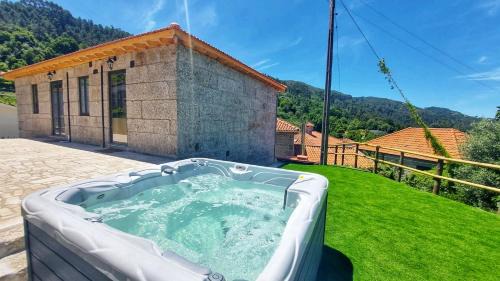 Vinho Apartment | Oceanfront Retreat at Sítio dos Cogumelos Alojamentos