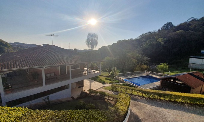 Ibiuna House | Sítio Luar de Ibiúna (Accommodates up to 19 people)