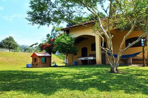 Juquitiba House | Pet-Friendly Retreat for 30 Guests in Juquitiba, SP