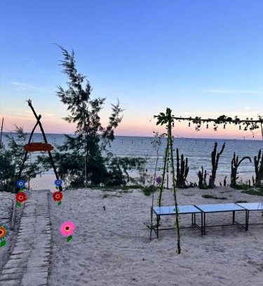 Quang Dien Hotel | Welcoming Sóng Homestay: Pet-Friendly Retreat for Families