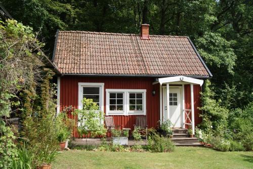Hoor House | Discover Sövröds Hage: Family-Friendly Stay with Hot Tub