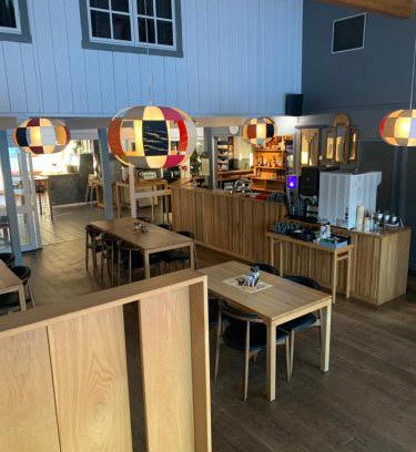 Vik i Helgeland Hotel | Explore Sømna Kro & Gjestegård: Eco-Friendly Escape