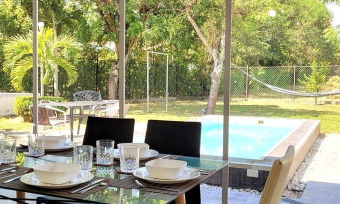 Ricaurte House | Relaxing CASA FINCA with Hot Tub, Kitchen & Free WiFi