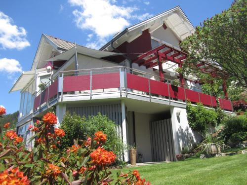 Murau Apartment | Experience Oceanfront Bliss at Südhang FeWo - Rated 9.6