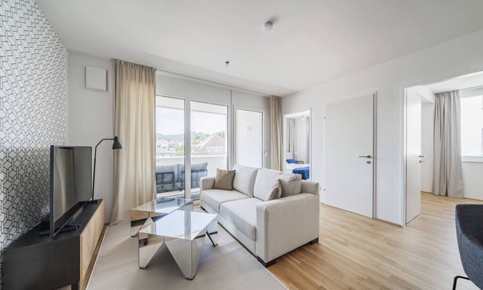 Gmunden Apartment | Stylish 3-Bedroom Apartment with Balcony & Spa Access