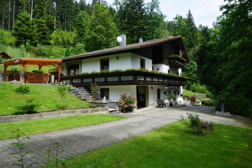 Bad Koetzting Apartment | Top-Rated s'Heisl em Woid: Family-Friendly Retreat
