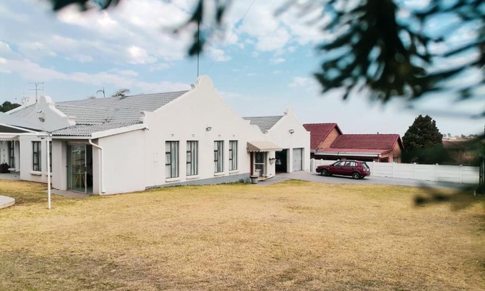 Greater Johannesburg Metropolitan Area House | Relaxing Retreat at S.K.E Guest House with Pool Access