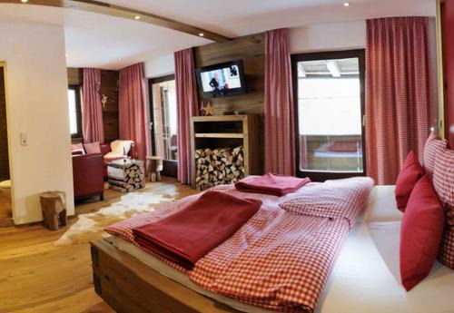 Seefeld in Tirol Bed & Breakfast | Sportalm - Seefeld: Family-Friendly Retreat with Dining