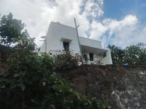 Periyur House | Cozy S R B Cottage Kilavarai: Pet and Child-Friendly Stay
