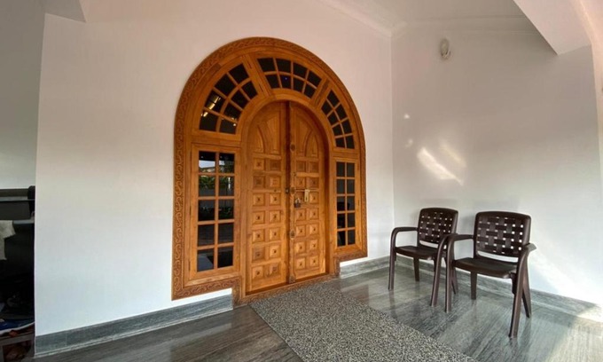 Sulthan Bathery Villa | Discover S VILLA: Family-Friendly Getaway with Dining