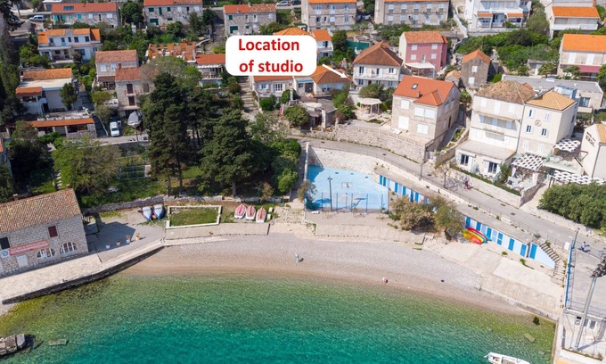 Cove Tri Zala (Zrnovo) Apartment | Modern Studio Steps from the Beach with Top Guest Ratings