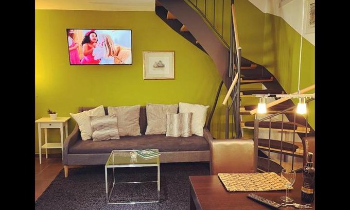 Bayreuth Apartment | Prime Zentrum Bayreuth with Rooftop Terrace & Family Kitchen