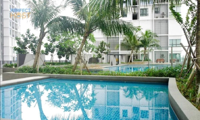 Seksyen 7 Condo | Cozy Deluxe Suite with Pool and Breakfast in I-City
