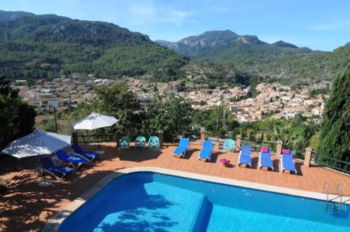 Esporles House | Discover Sa Cresta: Family-Friendly Pet Haven with Pool