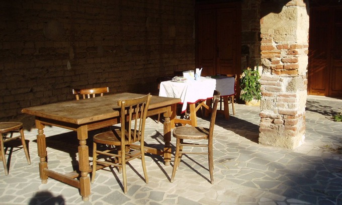 Oristano Historic Centre House | Discover Sa Domu e Crakeras: Family-Friendly Retreat