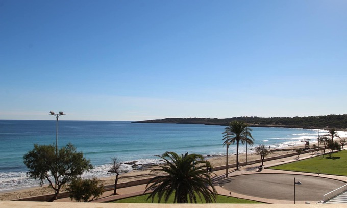 Son Servera Apartment | Beachfront Sa Maniga: Modern Apartment with Ocean Views