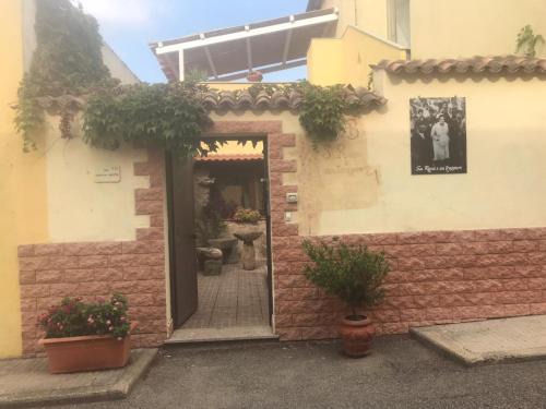 Oschiri Bed & Breakfast | Pet-Friendly Retreat at Sa Rosa E Su Trapperi: 9/10 Rated