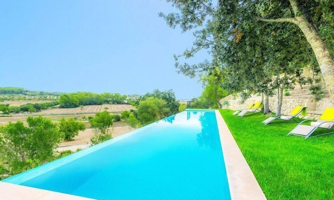 Lloret de Vistalegre Villa | Sa Serra - Villa With Private Pool. Free Wifi