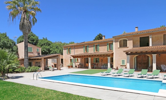 Campanet House | Relaxing Retreat: Scenic Countryside with Large Pool & Garden