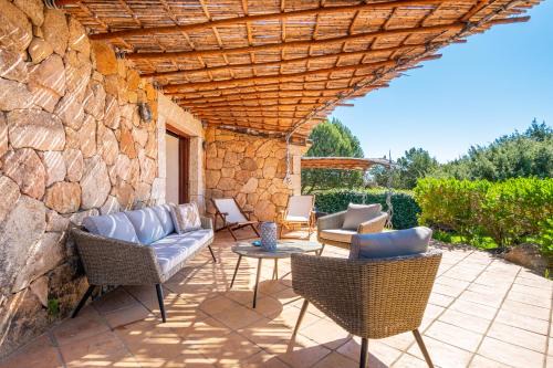 San Teodoro Villa | Explore Sa Villa Cala Ginepro: Family-Friendly Retreat