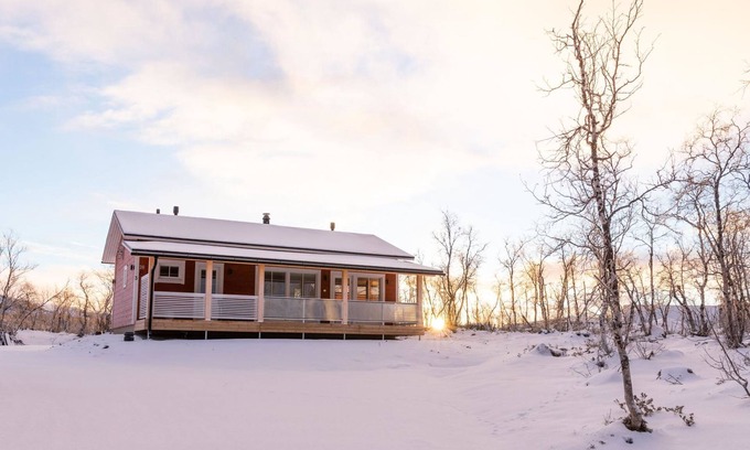 Kilpisjarvi House | Saana 3 by Interhome: Lake View Retreat with Spa & Kitchen