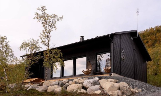 Kilpisjarvi House | Discover Saanan Helmi: Lake View Retreat with Spa Access