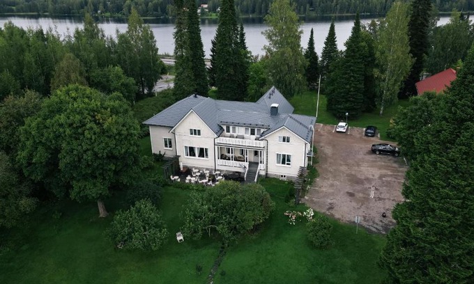 Saarijarvi Hotel | Relaxing Retreat at Saarijärven Ruustinna with Ocean Views