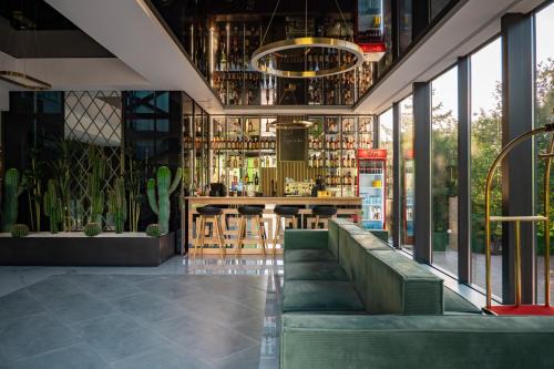Mtskheta Hotel | Tranquil Sabaduri Hills: Poolside Retreat for Families