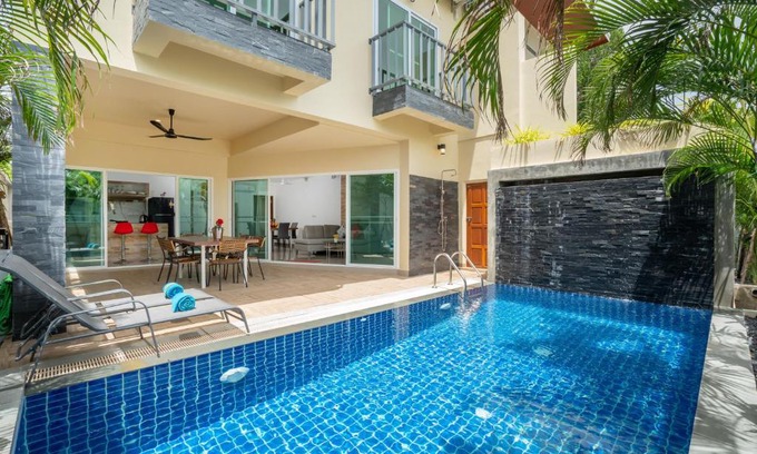 Ban Saiyuan Villa | Discover Sabai Villas: Oceanfront Bliss and Poolside Relaxation