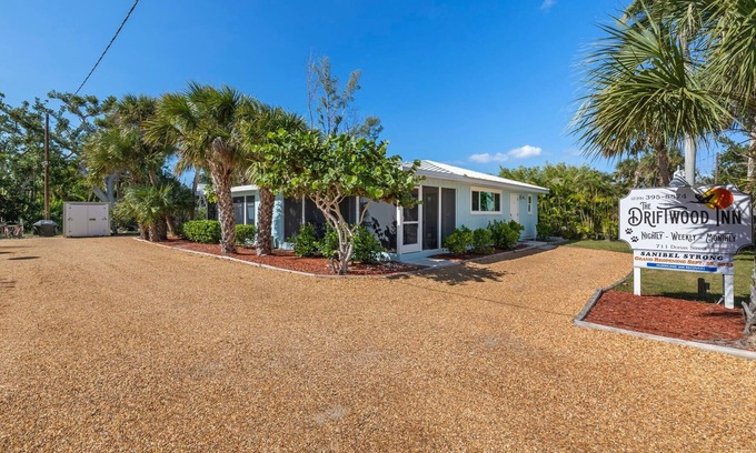 Sanibel Cottage | Sabal Palm Cottage, quaint island paradise