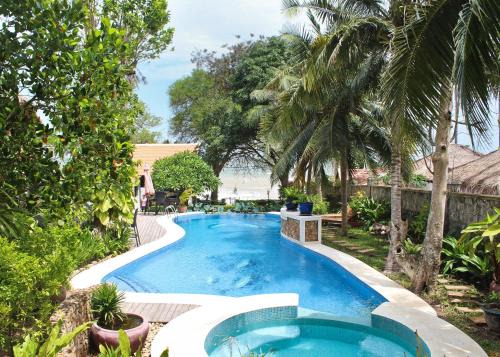 Krong Kaeb Hotel | Relax at Sabbay Kep: Ocean Views and Family-Friendly Perks