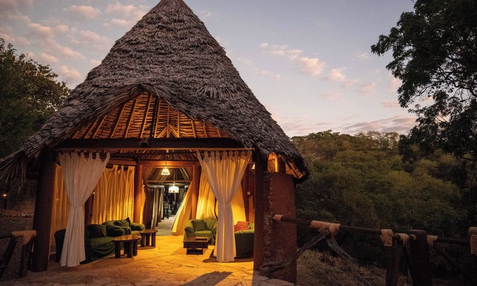 Selous Game Reserve Cabin | Experience Comfort at Sable Mountain Lodge with Pool & Breakfast